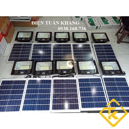 Đèn Năng Lượng Mặt Trời 100W