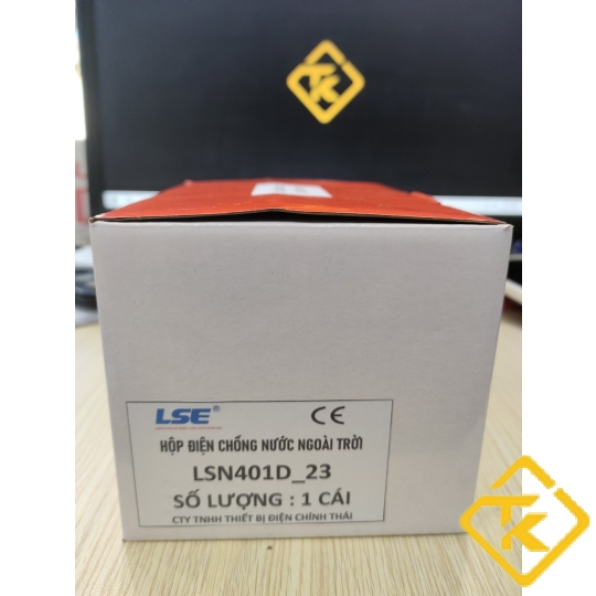 Ổ CẮM KÍN NƯỚC LSE CÓ CÔNG TẮC IP66 + Ổ CẮM KÍN NƯỚC CÓ USB